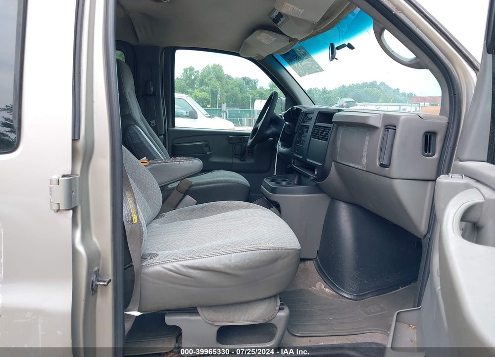 2004 CHEVROLET EXPRESS VIN: 1GAGG25U541123903