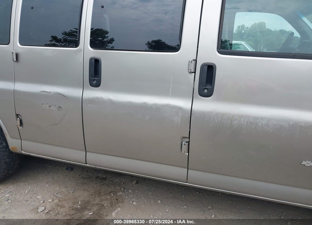 2004 CHEVROLET EXPRESS VIN: 1GAGG25U541123903
