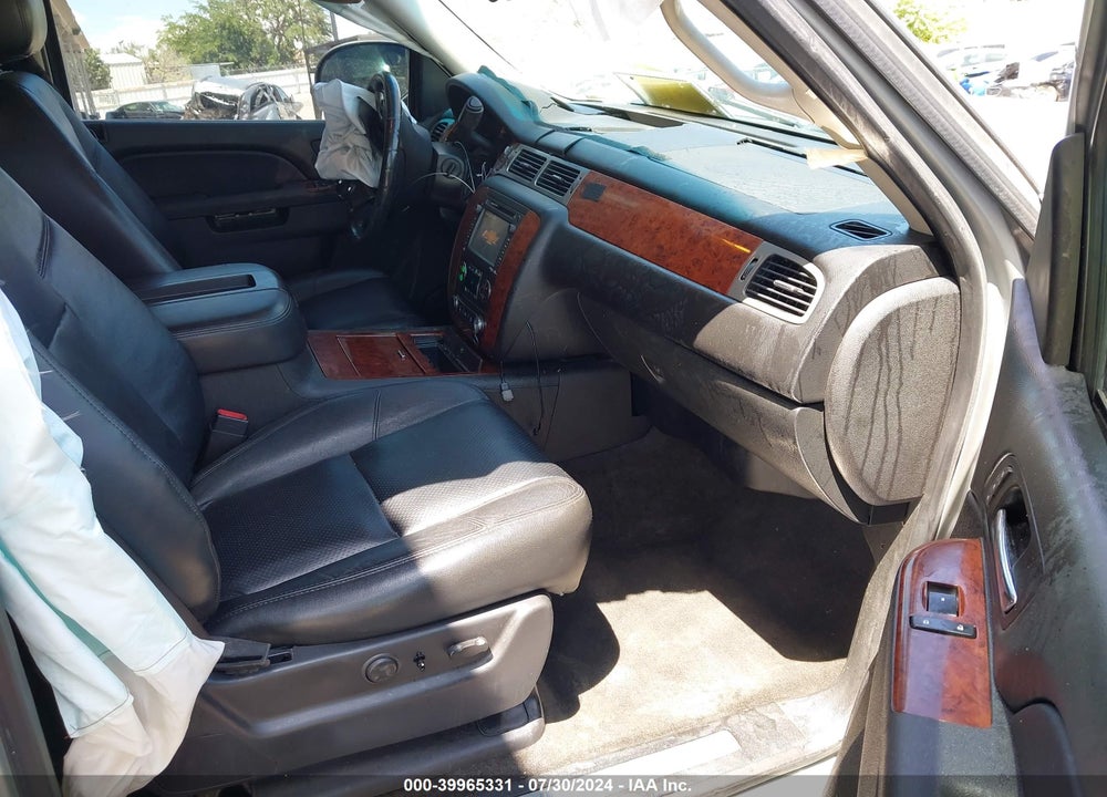 2013 CHEVROLET SUBURBAN 1500 LTZ VIN: 1GNSKKE76DR196409