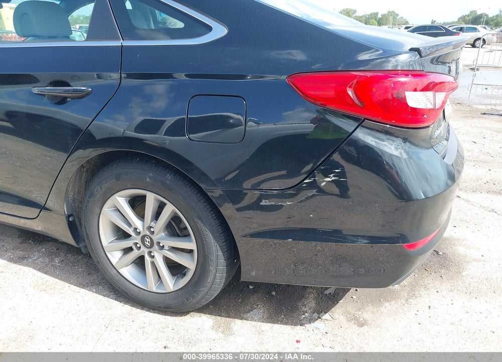 2015 HYUNDAI SONATA SE VIN: 5NPE24AF7FH150810