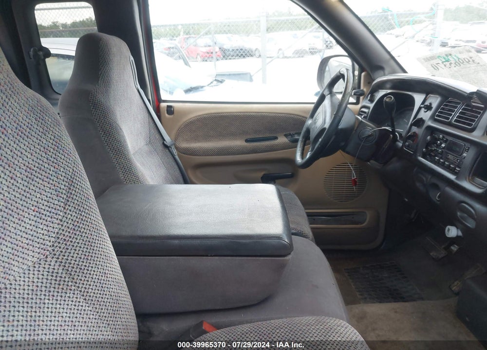 2001 DODGE RAM 1500 ST VIN: 1B7HC13YX1J584260