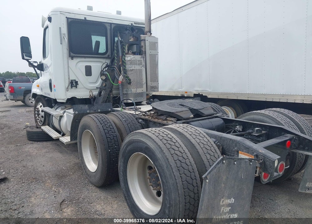 2013 FREIGHTLINER CASCADIA 125 VIN: 1FUJGEDV1DSFA5937