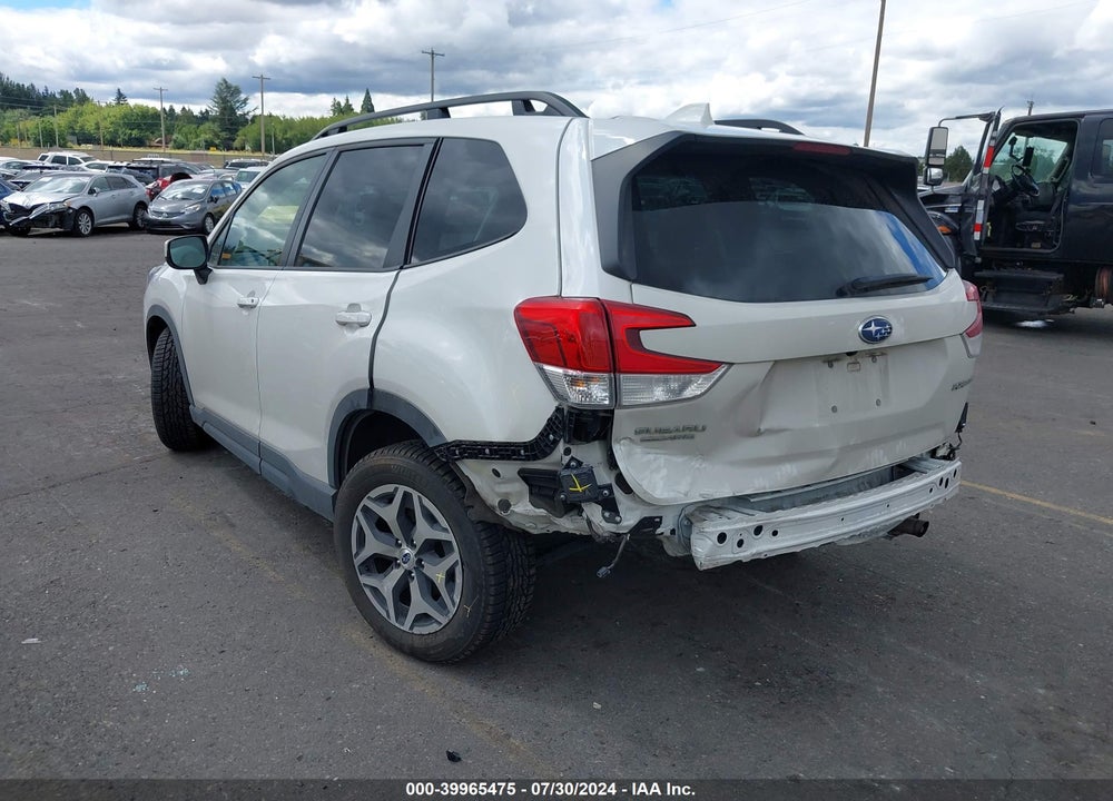 2022 SUBARU FORESTER PREMIUM VIN: JF2SKAECXNH412965