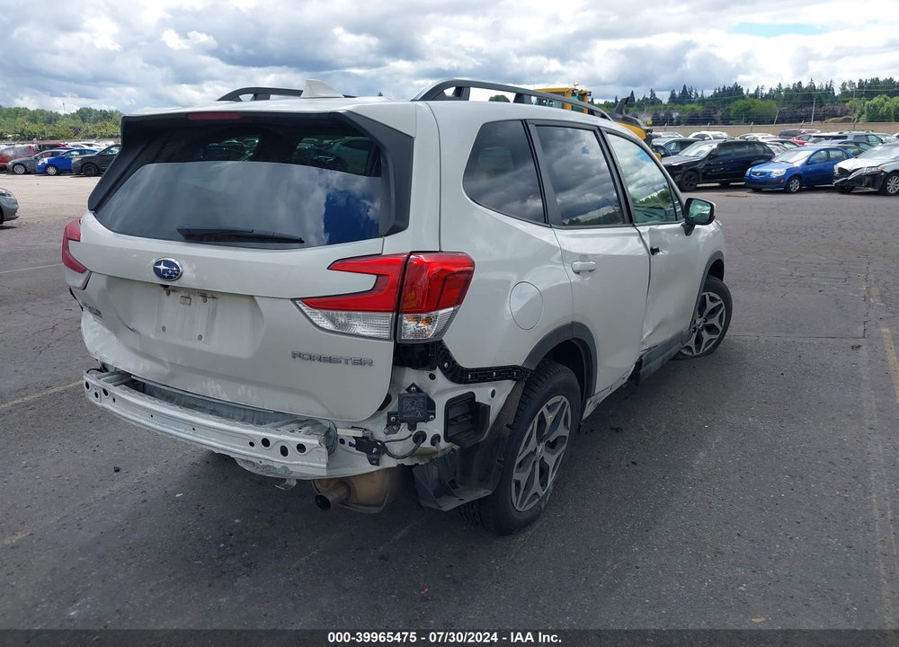 2022 SUBARU FORESTER PREMIUM VIN: JF2SKAECXNH412965