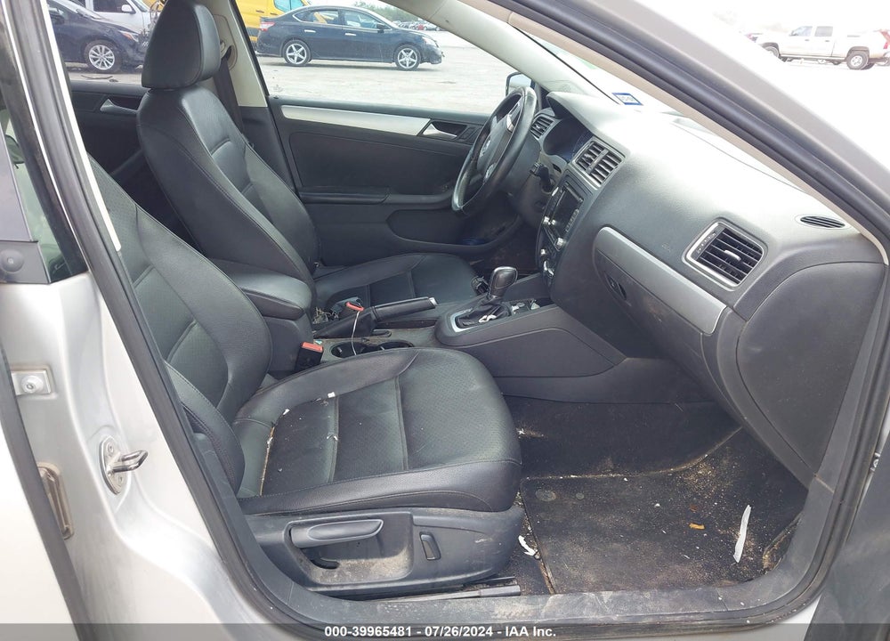 2014 VOLKSWAGEN JETTA 1.8T SE VIN: 3VWD07AJ1EM390478