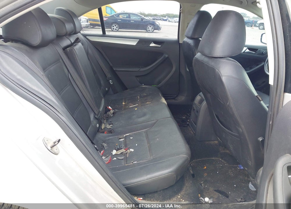 2014 VOLKSWAGEN JETTA 1.8T SE VIN: 3VWD07AJ1EM390478