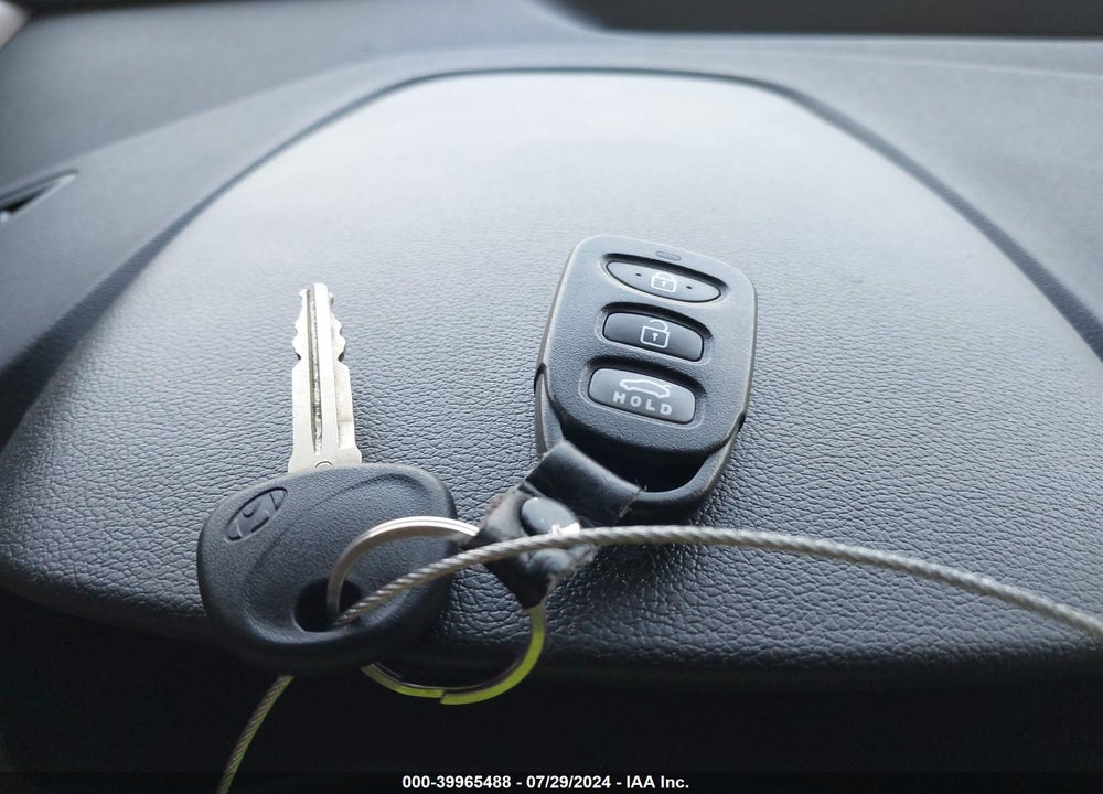 2018 HYUNDAI ELANTRA SE VIN: KMHD74LF3JU607293