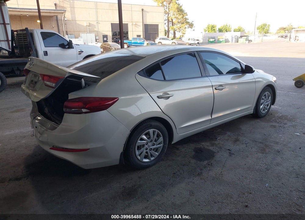 2018 HYUNDAI ELANTRA SE VIN: KMHD74LF3JU607293