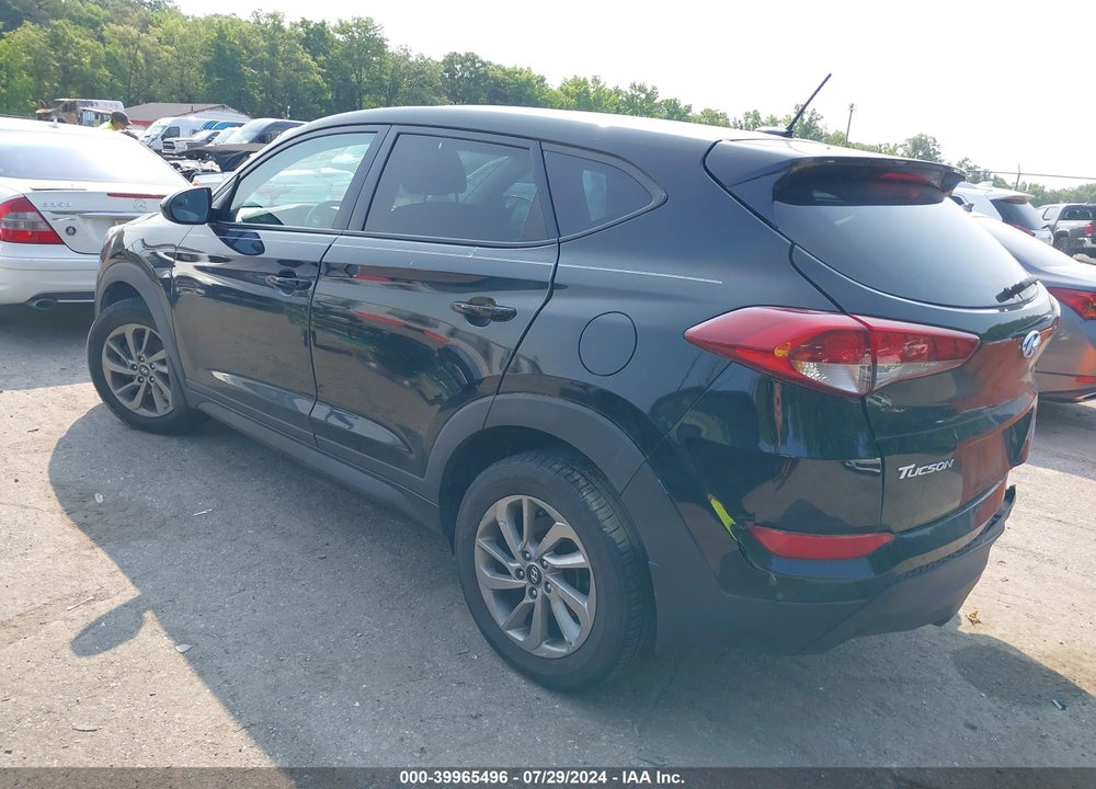 2016 HYUNDAI TUCSON SE VIN: KM8J23A46GU137816