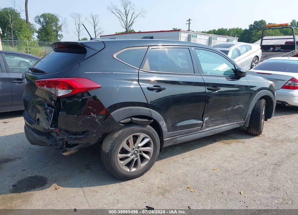 2016 HYUNDAI TUCSON SE VIN: KM8J23A46GU137816