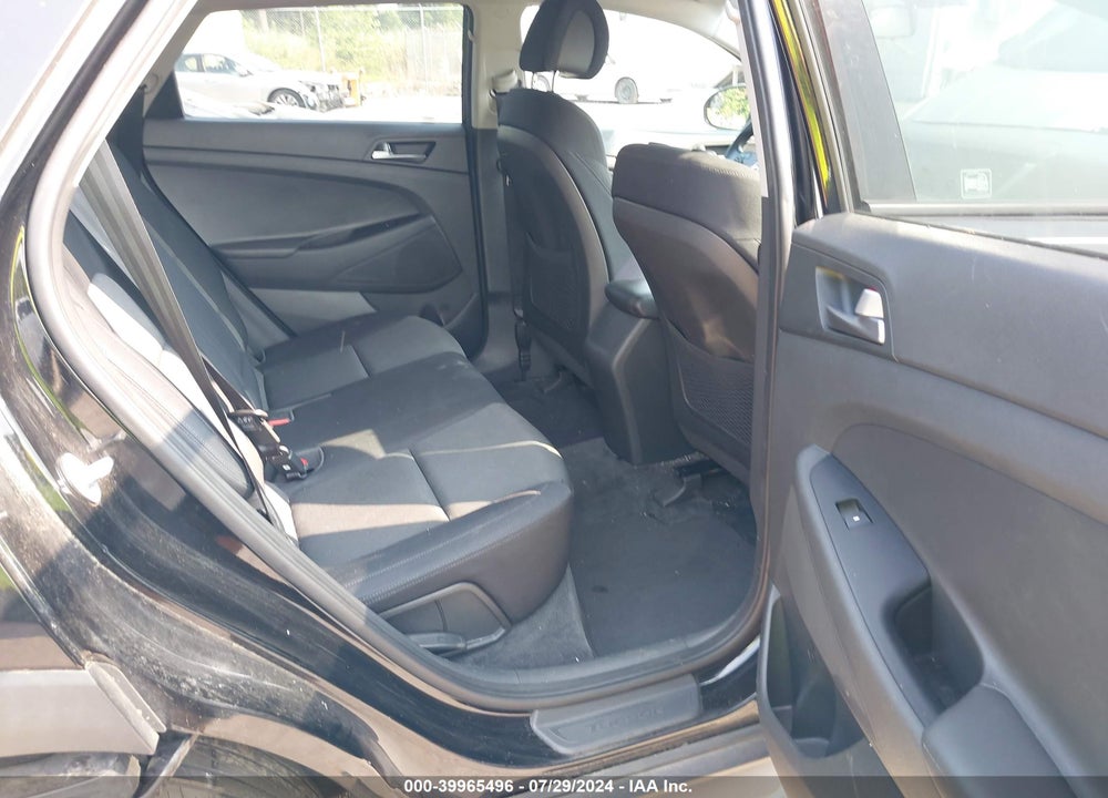 2016 HYUNDAI TUCSON SE VIN: KM8J23A46GU137816