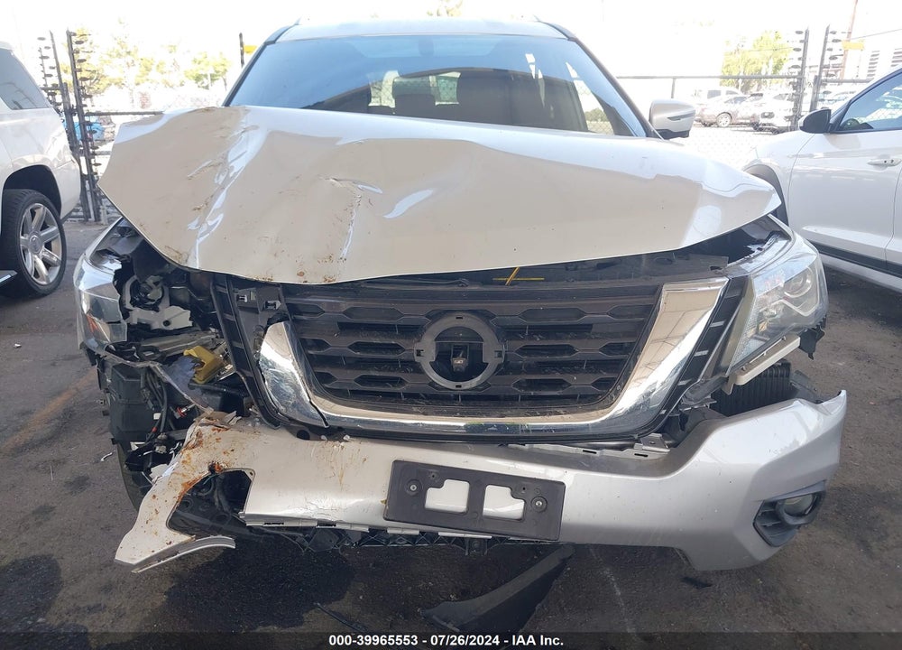 2018 NISSAN PATHFINDER SL VIN: 5N1DR2MN5JC639673