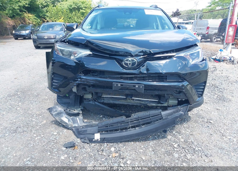 2018 TOYOTA RAV4 LE VIN: 2T3BFREV5JW738437