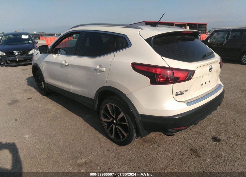 2017 NISSAN ROGUE SPORT SL VIN: JN1BJ1CP8HW023042