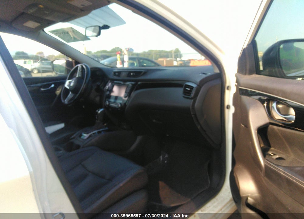 2017 NISSAN ROGUE SPORT SL VIN: JN1BJ1CP8HW023042
