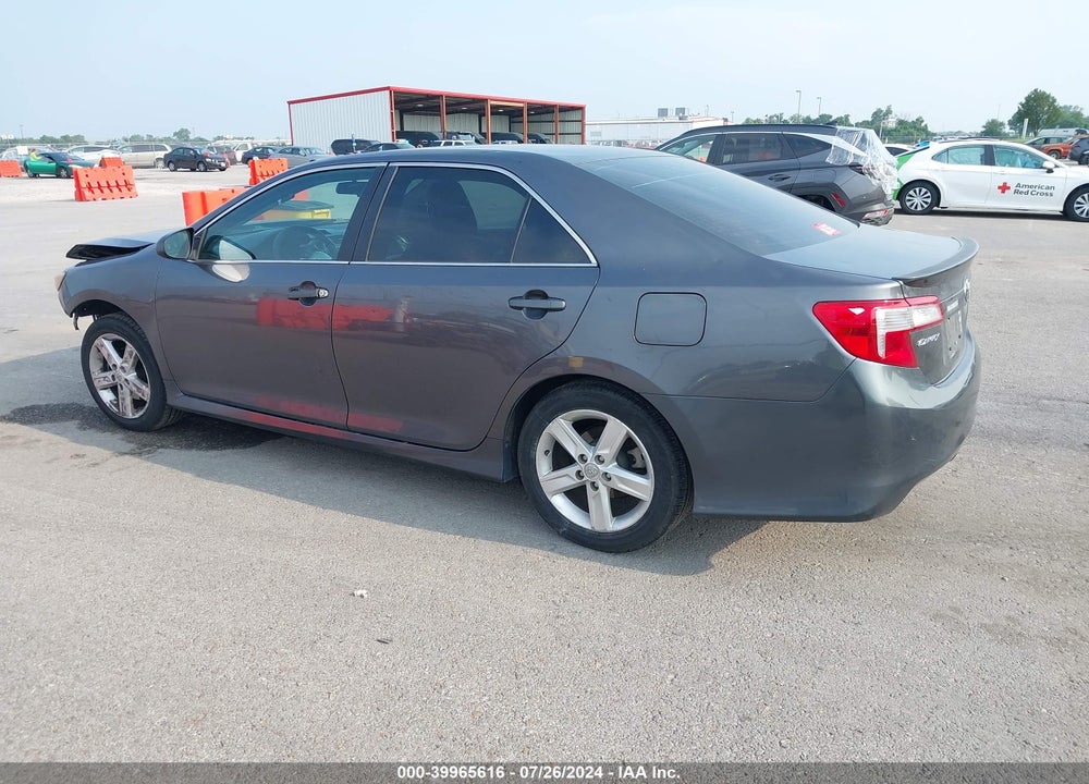 2013 TOYOTA CAMRY SE VIN: 4T1BF1FK1DU218111