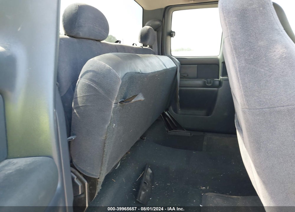 2001 CHEVROLET SILVERADO 1500 LS VIN: 2GCEC19V211246703