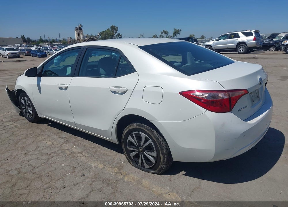 2019 TOYOTA COROLLA LE VIN: 5YFBURHE0KP882443