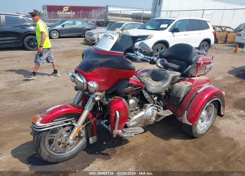 2012 HARLEY-DAVIDSON FLHTCUTG TRI GLIDE ULTRA CLASSIC VIN: 1HD1MAM12CB850043