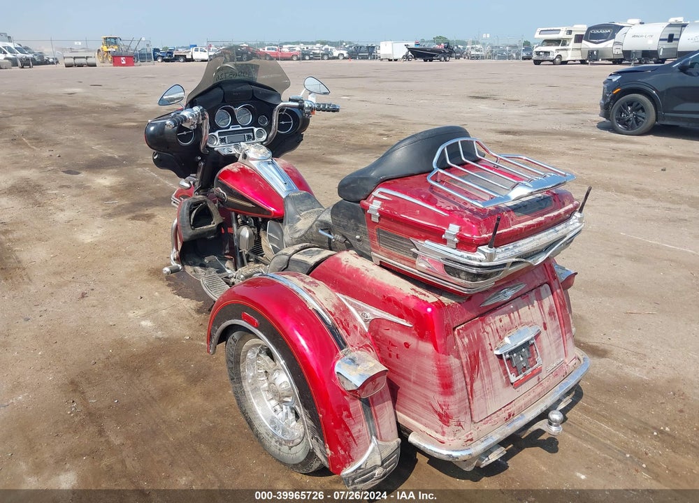 2012 HARLEY-DAVIDSON FLHTCUTG TRI GLIDE ULTRA CLASSIC VIN: 1HD1MAM12CB850043