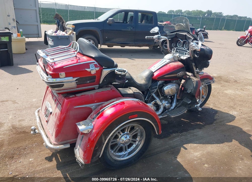 2012 HARLEY-DAVIDSON FLHTCUTG TRI GLIDE ULTRA CLASSIC VIN: 1HD1MAM12CB850043