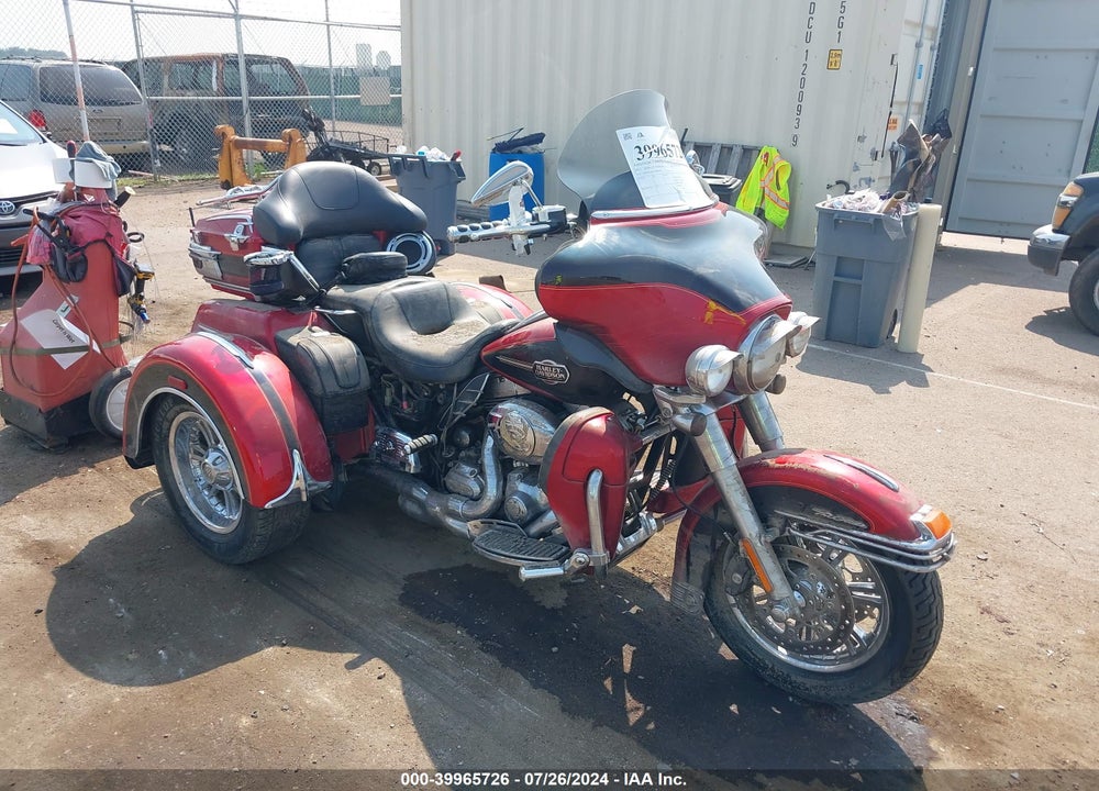 2012 HARLEY-DAVIDSON FLHTCUTG TRI GLIDE ULTRA CLASSIC VIN: 1HD1MAM12CB850043