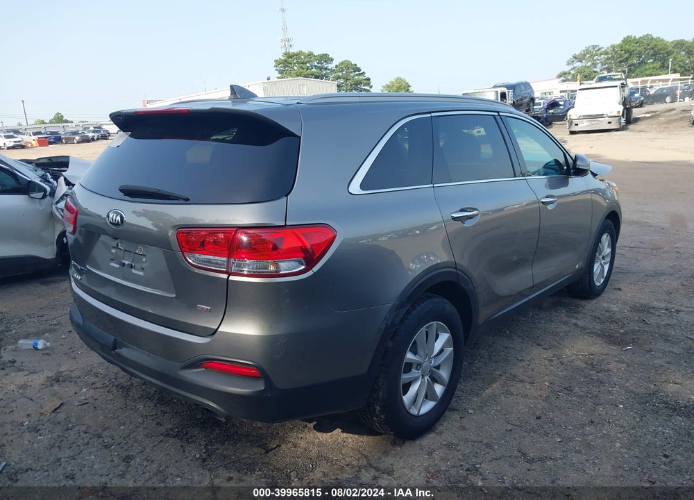 2018 KIA SORENTO 2.4L LX VIN: 5XYPGDA38JG351521