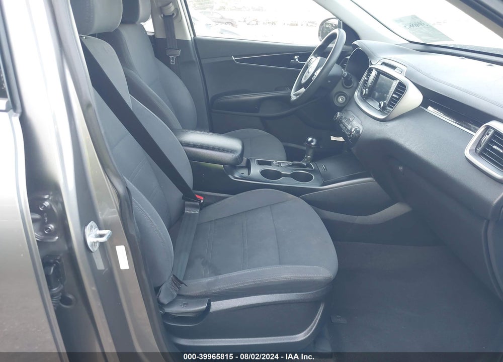 2018 KIA SORENTO 2.4L LX VIN: 5XYPGDA38JG351521