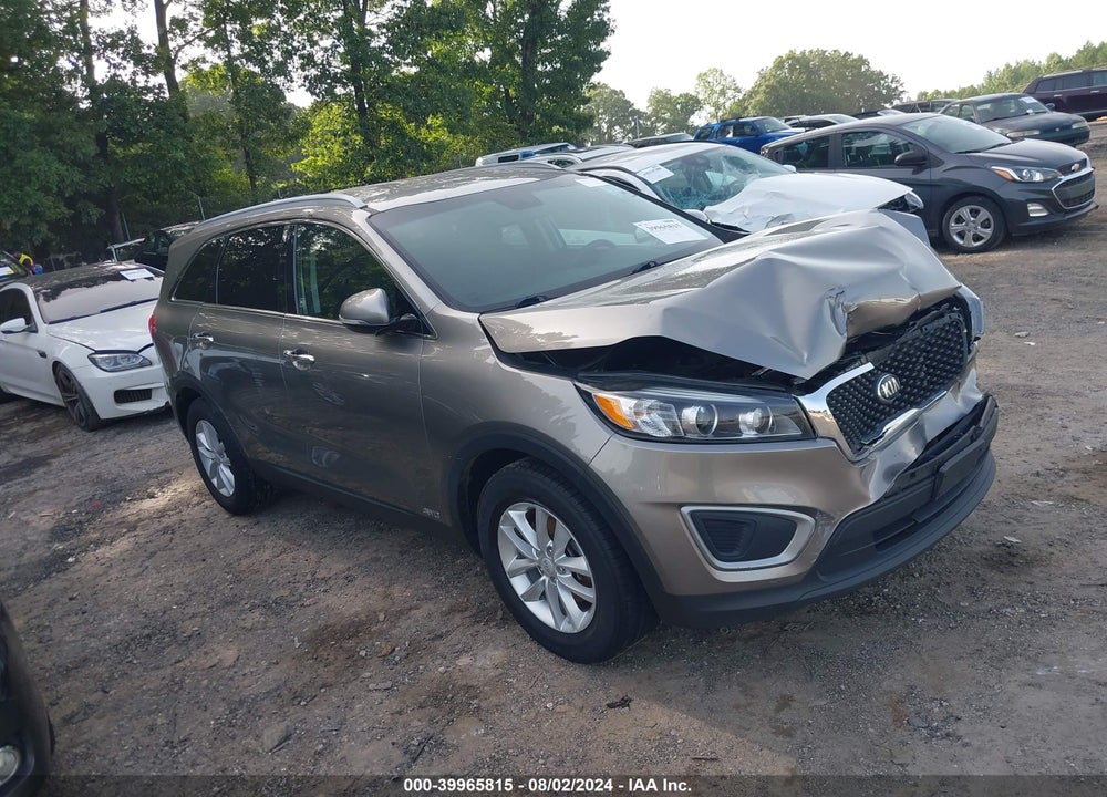 2018 KIA SORENTO 2.4L LX VIN: 5XYPGDA38JG351521