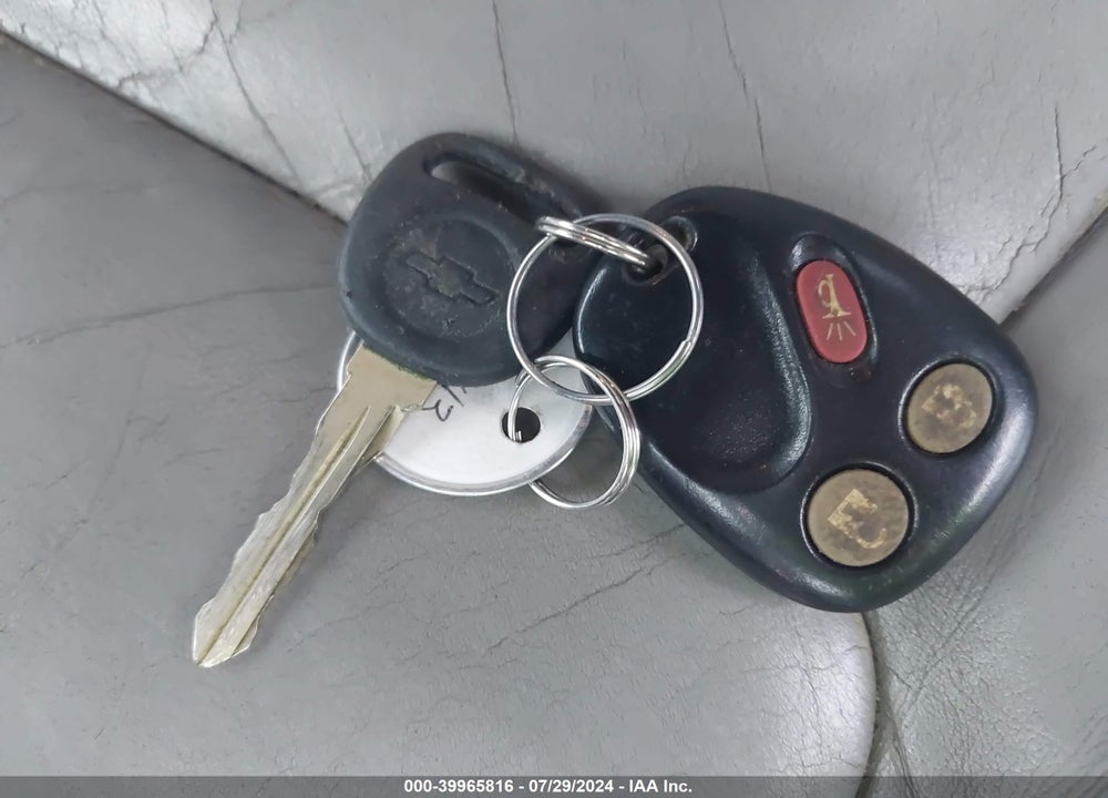 2005 CHEVROLET EQUINOX LT VIN: 2CNDL63F956110843