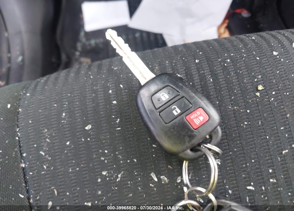 2018 TOYOTA RAV4 LE VIN: 2T3BFREV7JW820086
