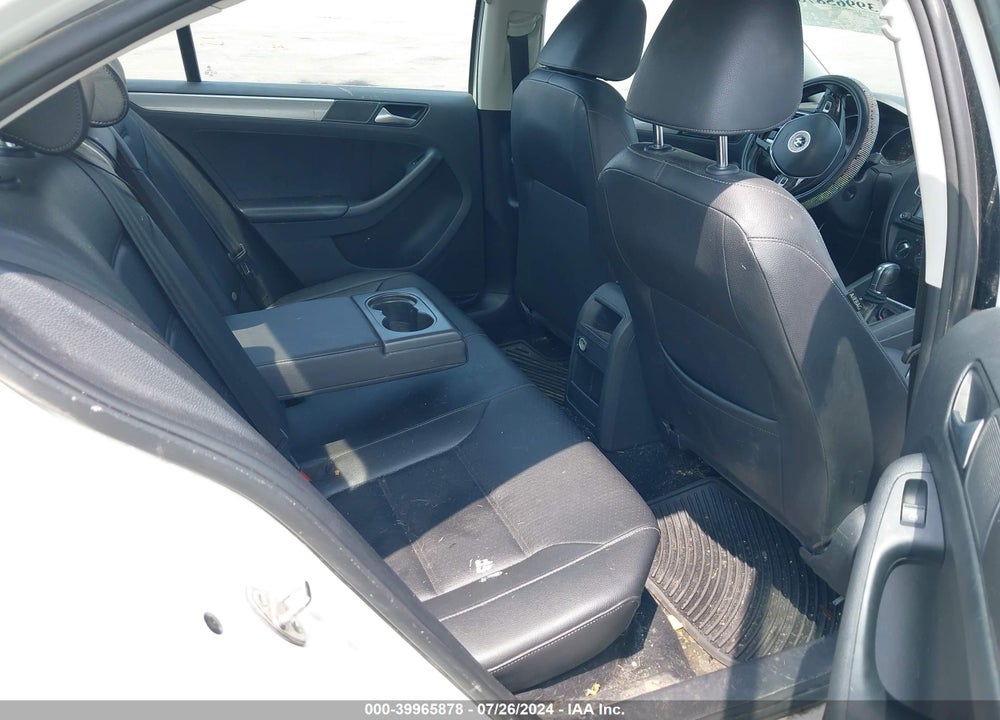 2018 VOLKSWAGEN JETTA VIN: 3VWDB7AJ6JM262208