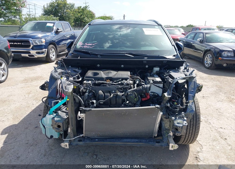 2022 TOYOTA RAV4 XLE VIN: 2T3W1RFV0NC189025