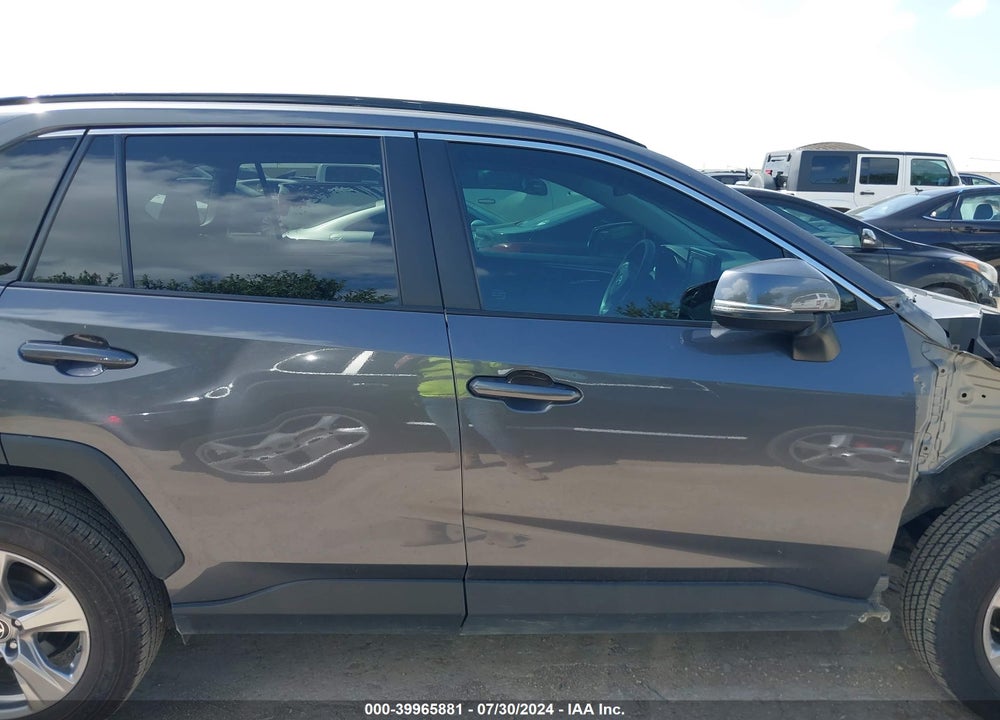 2022 TOYOTA RAV4 XLE VIN: 2T3W1RFV0NC189025