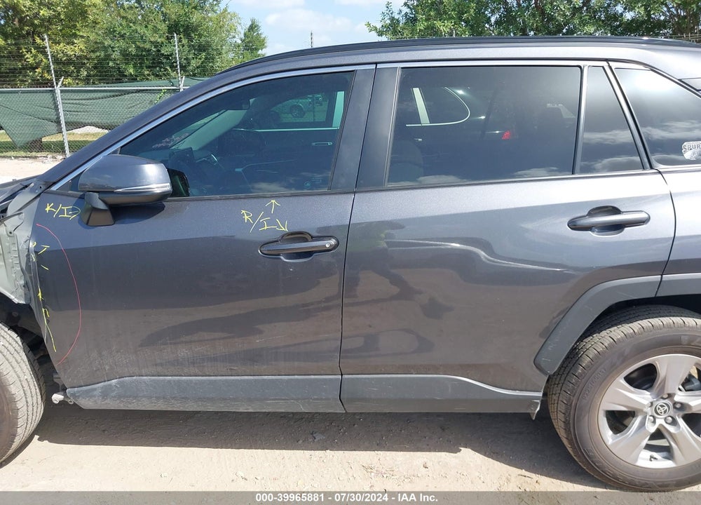 2022 TOYOTA RAV4 XLE VIN: 2T3W1RFV0NC189025