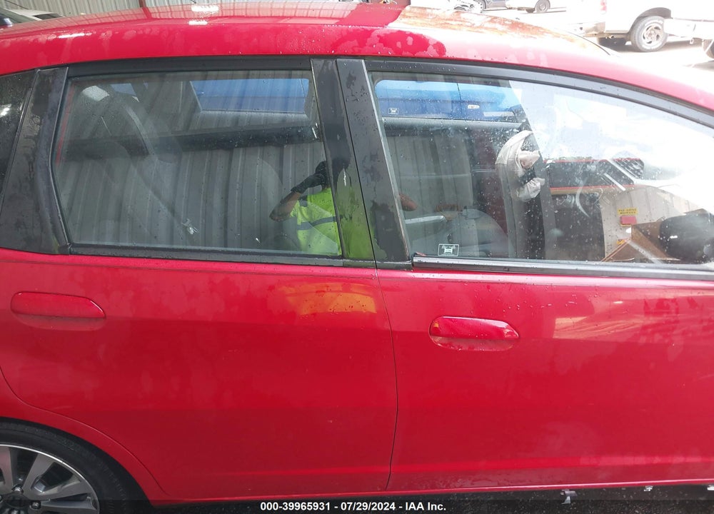 2013 HONDA FIT SPORT VIN: JHMGE8H57DC071262