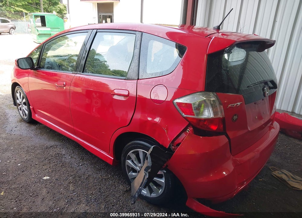 2013 HONDA FIT SPORT VIN: JHMGE8H57DC071262