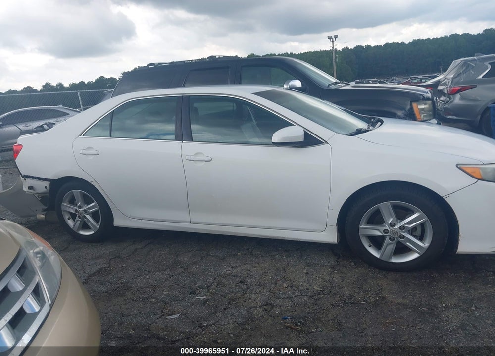 2013 TOYOTA CAMRY SE VIN: 4T1BF1FK9DU689147