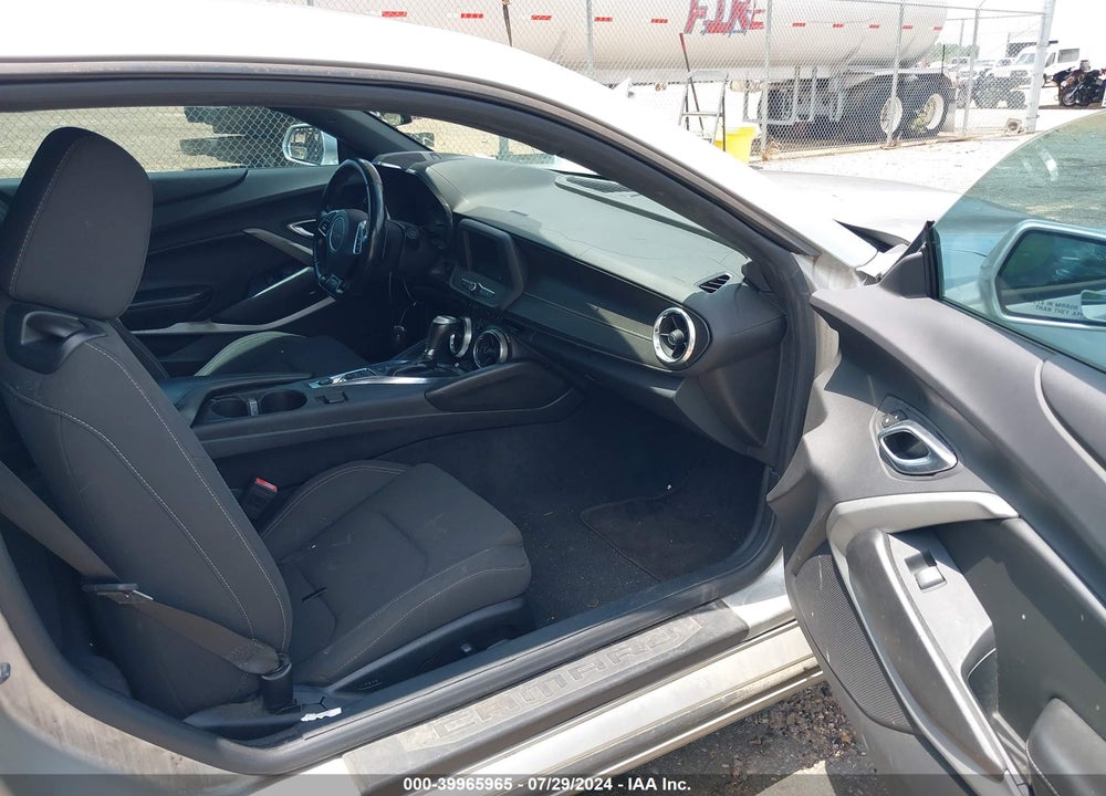 2018 CHEVROLET CAMARO 1LT VIN: 1G1FB1RS6J0123052