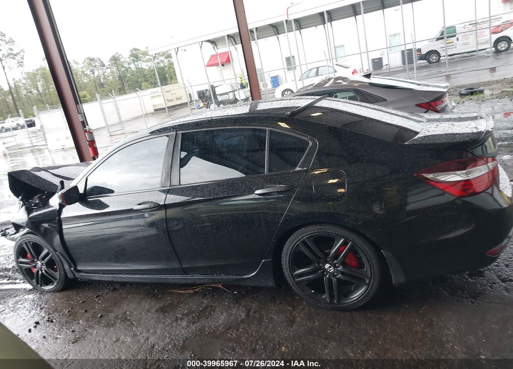 2017 HONDA ACCORD VIN: 1HGCR2F57HA165262