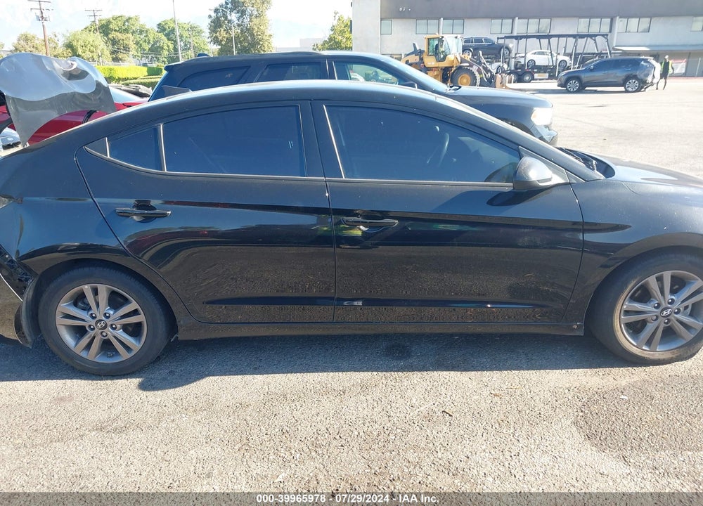 2018 HYUNDAI ELANTRA SEL VIN: 5NPD84LF2JH342703