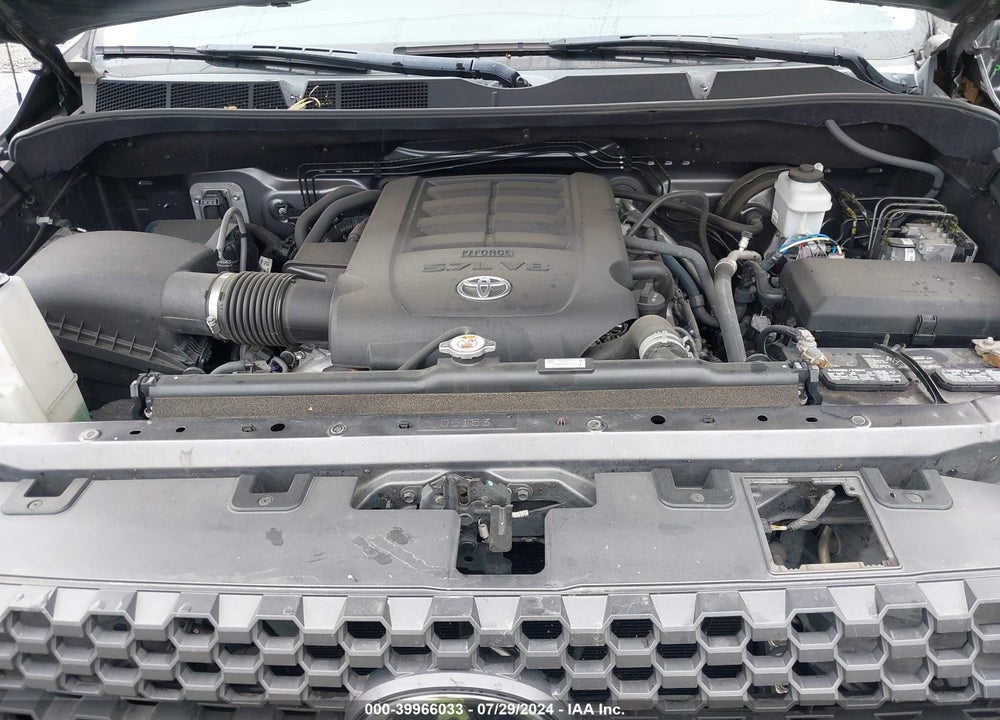 2018 TOYOTA TUNDRA SR5 5.7L V8 VIN: 5TFDY5F18JX743649