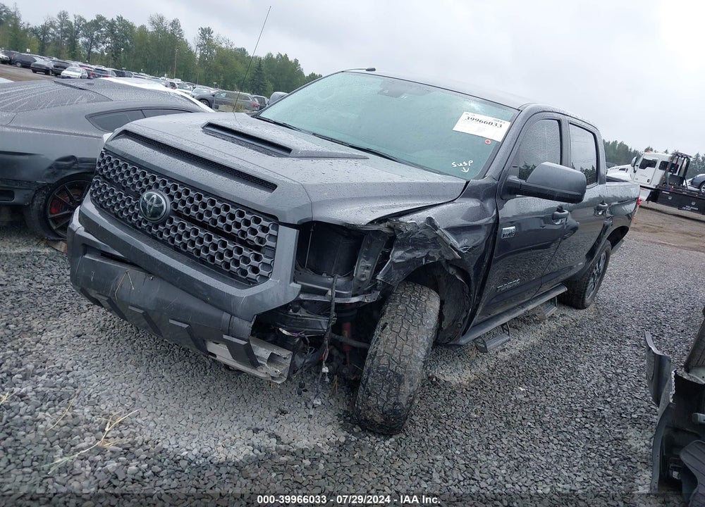 2018 TOYOTA TUNDRA SR5 5.7L V8 VIN: 5TFDY5F18JX743649