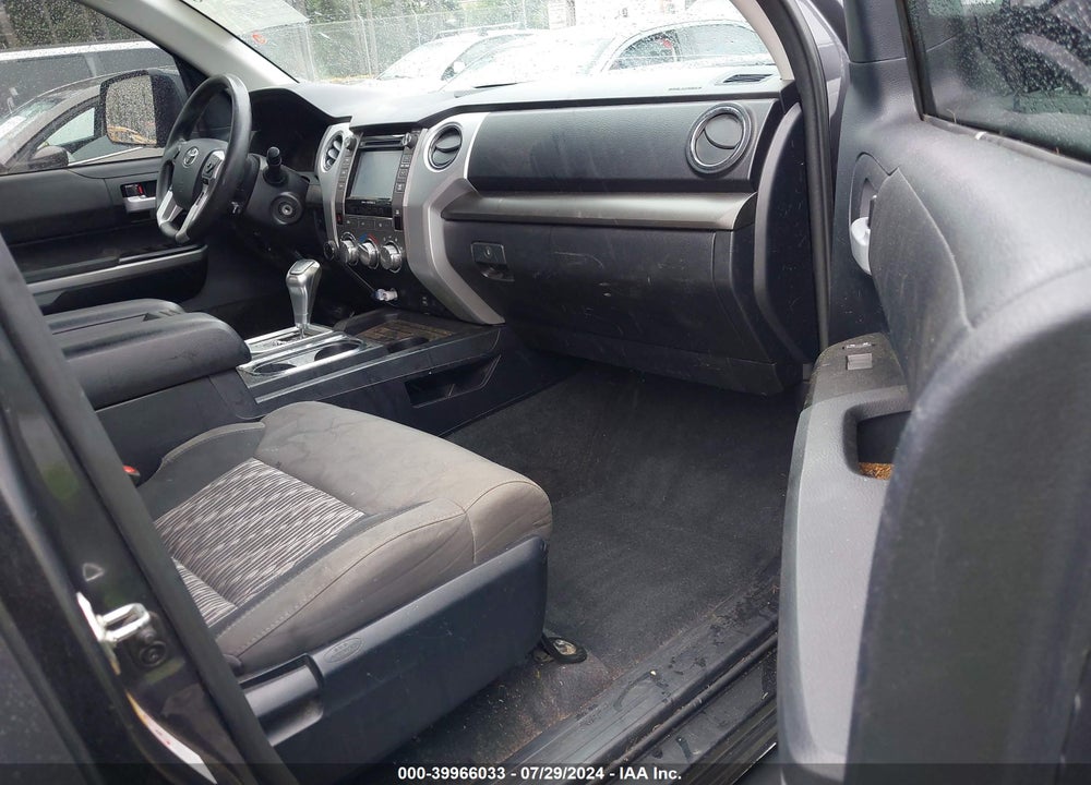 2018 TOYOTA TUNDRA SR5 5.7L V8 VIN: 5TFDY5F18JX743649