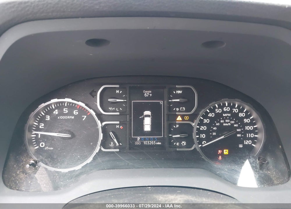2018 TOYOTA TUNDRA SR5 5.7L V8 VIN: 5TFDY5F18JX743649