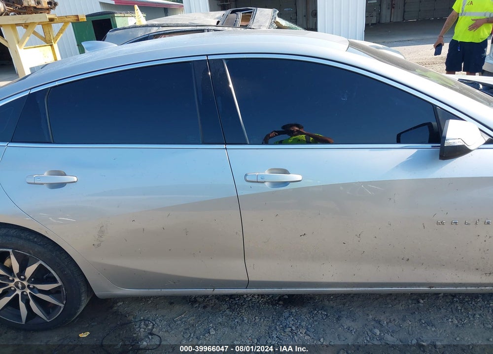 2018 CHEVROLET MALIBU LT VIN: 1G1ZD5ST8JF278071