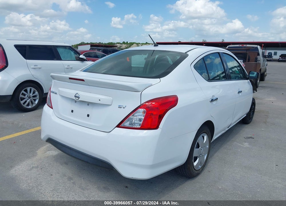 2018 NISSAN VERSA 1.6 SV VIN: 3N1CN7AP8JL826833