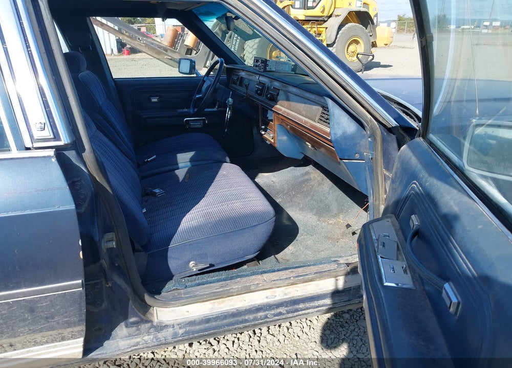 1987 FORD CROWN VICTORIA VIN: 2FABP73F1HX220232