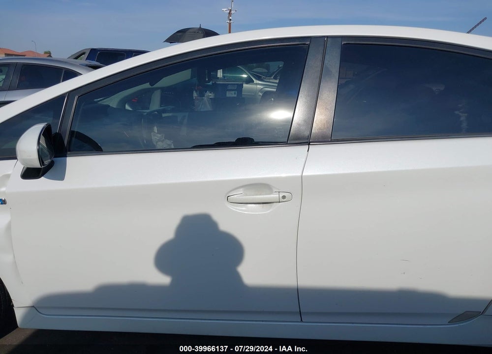 2010 TOYOTA PRIUS III VIN: JTDKN3DUXA0189752