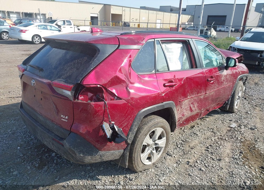 2021 TOYOTA RAV4 XLE VIN: 2T3P1RFV4MW194469